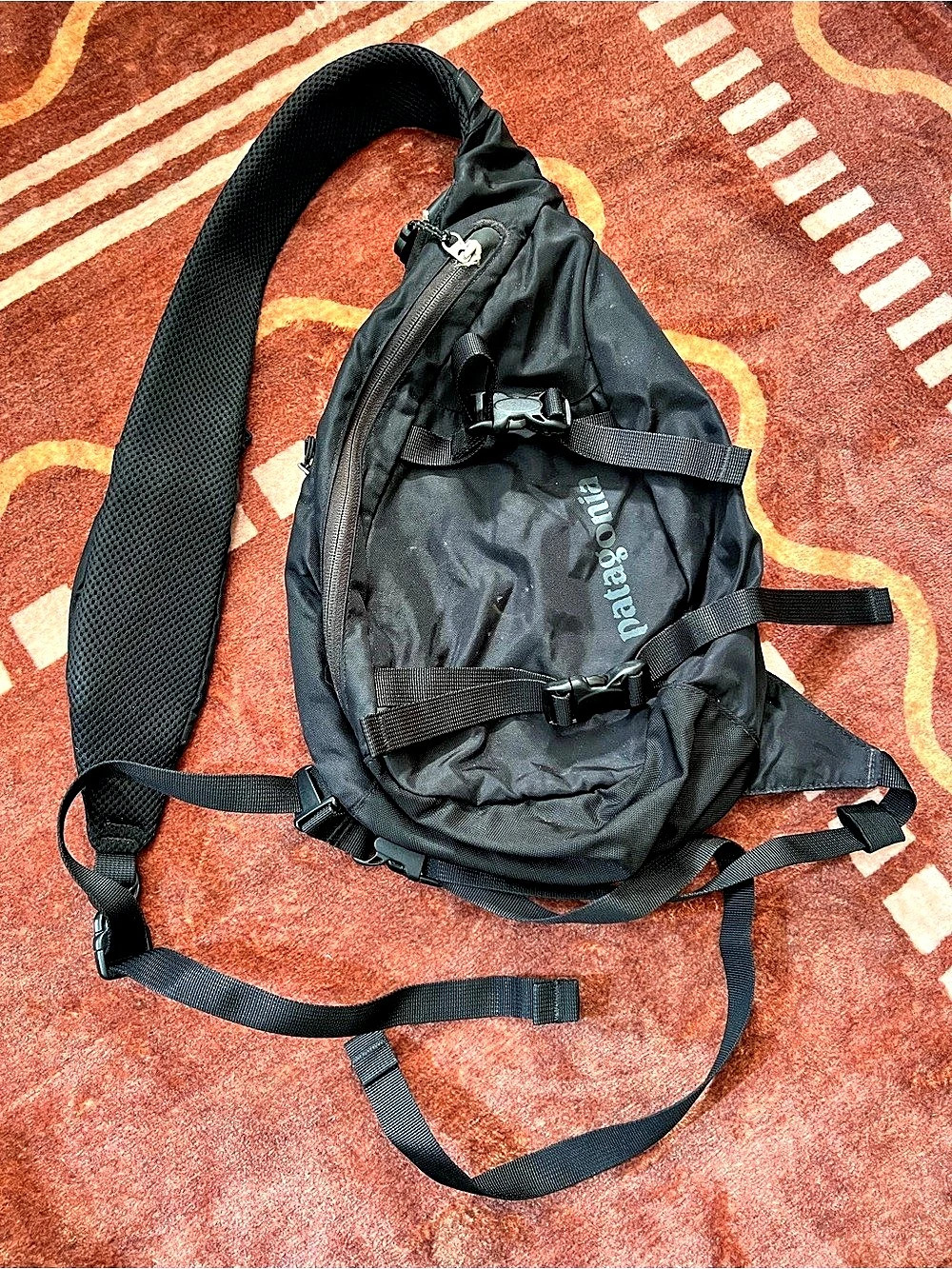 Patagonia Original Atom Sling 8L Black Backpack Style 48259F0